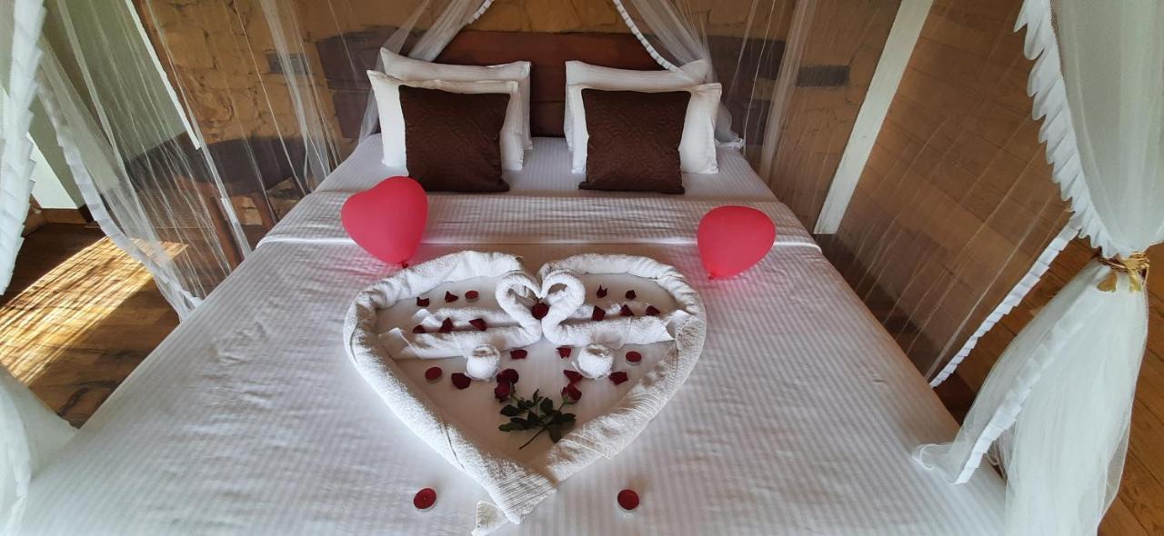 Bed and Breakfast Oxy Breeze Ella Exterior foto
